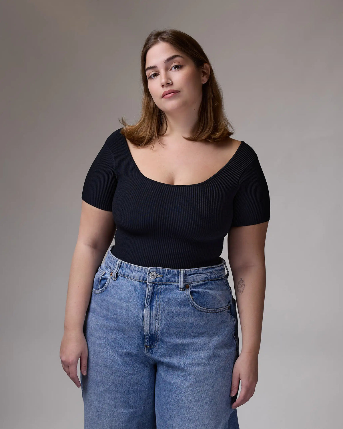 Short Sleeve Top in Black, photo 9